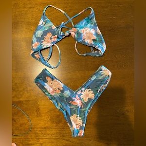 Skatie Bikini size M - Mandi bottoms and Sarah top
